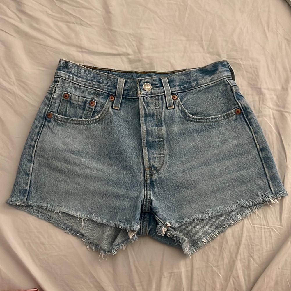 Levi’s 501 Cut-off Shorts